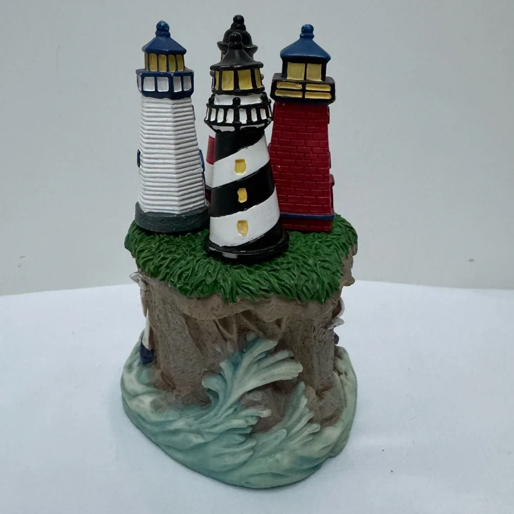 Vintage Colorful Lighthouses on Cliff Spreaders 4 pcs Set & Holder